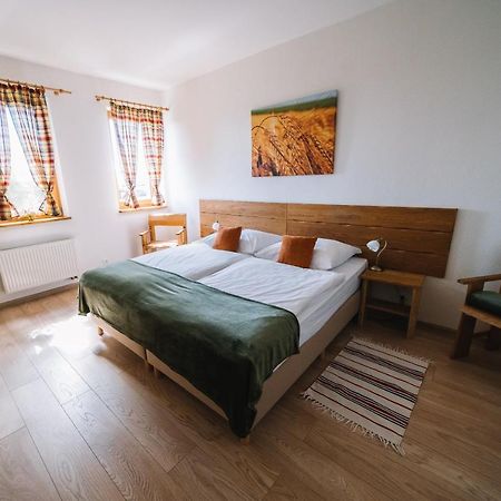 Bio Farma & Penzion Zlaty Hyl Novacany Extérieur photo