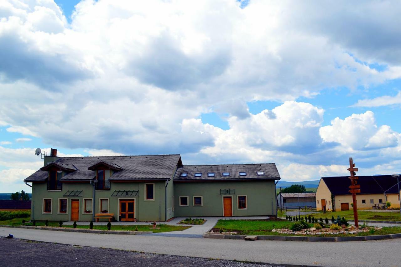 Bio Farma & Penzion Zlaty Hyl Novacany Extérieur photo